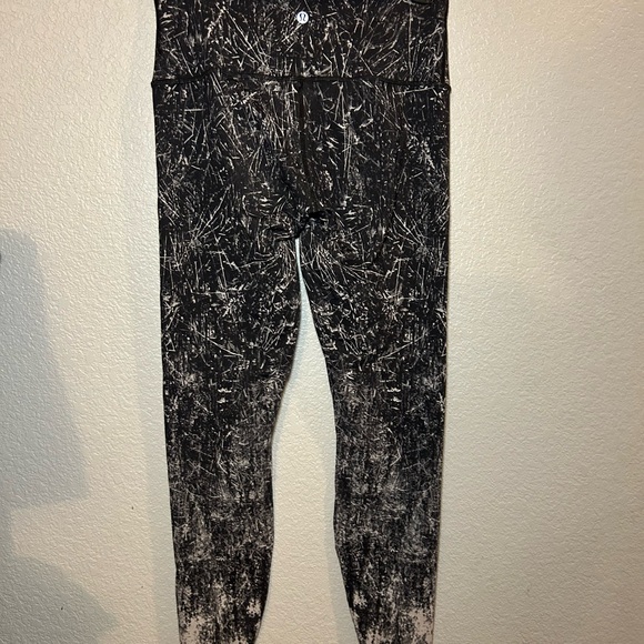 lululemon athletica Pants - Lululemon Athletica Black and White Abstract Leggings